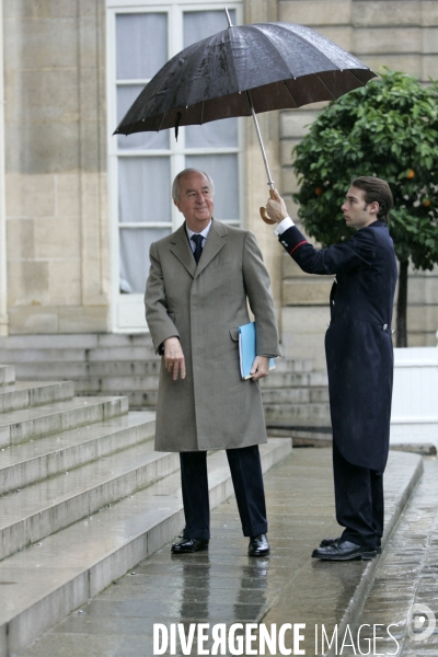 Remise de la commission balladur a l elysee.