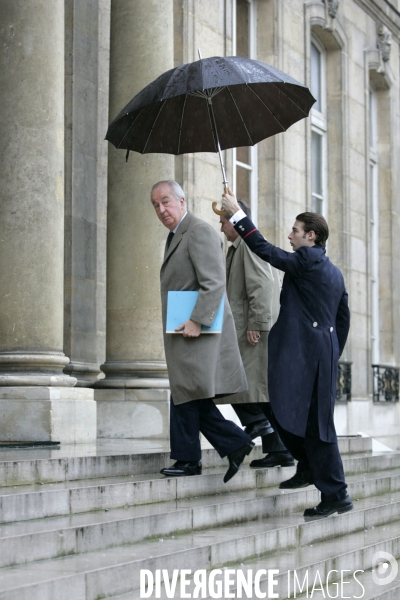 Remise de la commission balladur a l elysee.