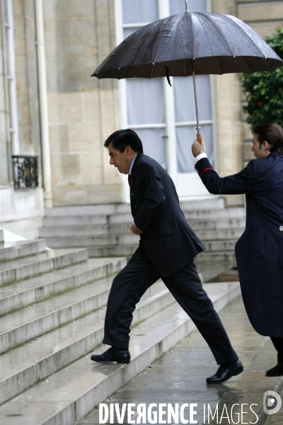 Remise de la commission balladur a l elysee.