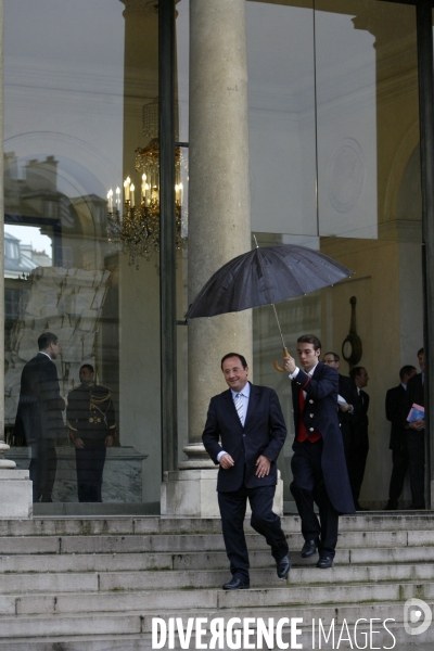 Remise de la commission balladur a l elysee.