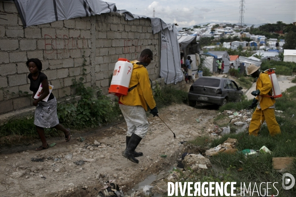 Vie quotidienne en haiti 10 mois apres le seisme/ daily life in haiti 10 months after the earthquake