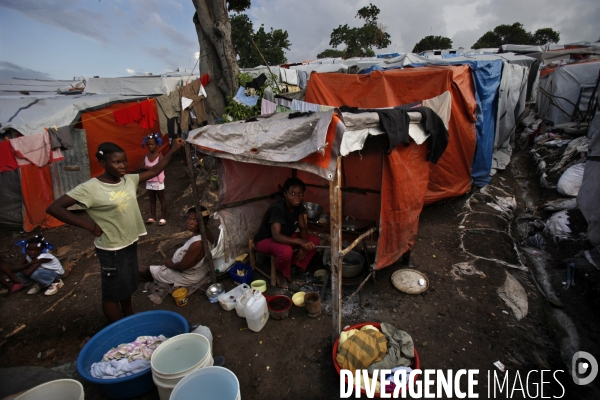 Vie quotidienne en haiti 10 mois apres le seisme/ daily life in haiti 10 months after the earthquake