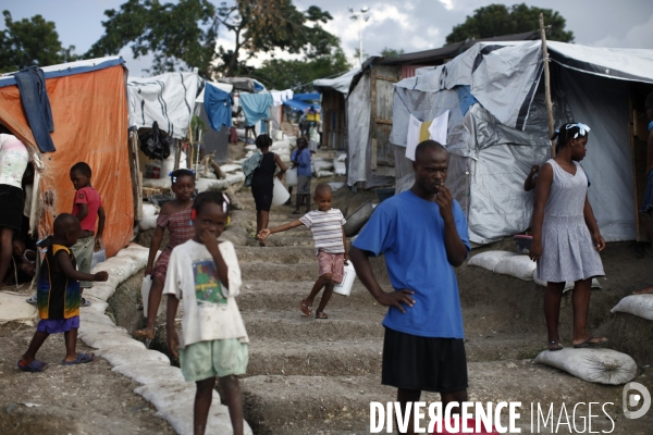 Vie quotidienne en haiti 10 mois apres le seisme/ daily life in haiti 10 months after the earthquake