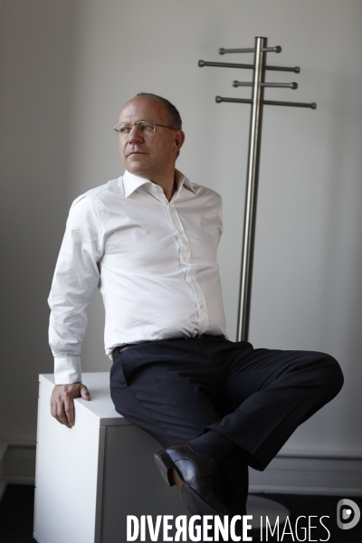 Portrait du directeur de la publication de france soir, remy dessarts.