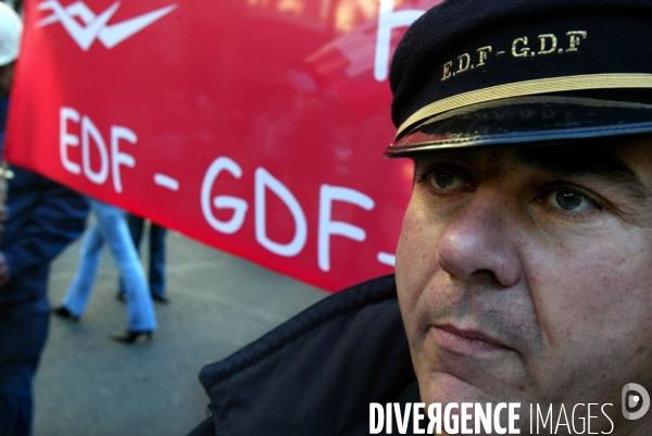 Manifestation des salaries d electricite de france (edf) suite a l ouverture du capital, et contre sa privatisation.