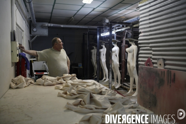 Fabrication francaise de poupees gonflables en latex, la seule usine en europe.