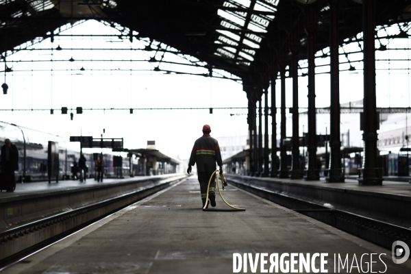 Les coulisses de la gare de lyon