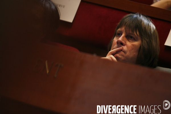 Rencontre et debats avec les syndicats au conseil economique et social.