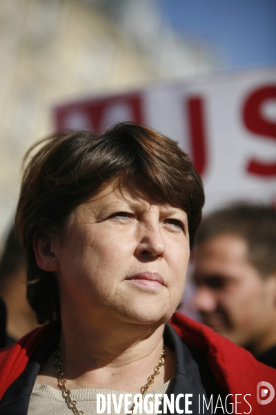 Manifestation des enseignants et des eleves pour la sauvegarde de l enseignement public.