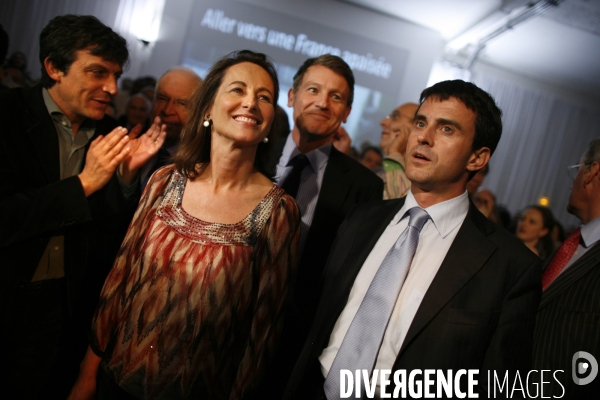 Rassemblement des militants et de l equipe politique de segolene royal a la bellevilloise.