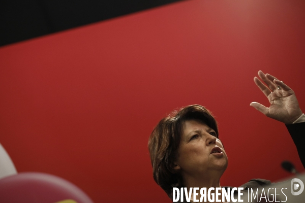 Conference de presse de martine aubry au siege du parti socialiste afin d annoncer le contre plan de relance du ps face a la crise.