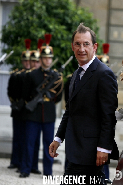 Reception du president americain par le president francais a l elysee.