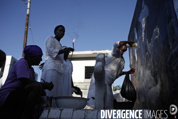 Ceremonie vaudou pour la toussaint a port-au-prince: la fete des guedes.