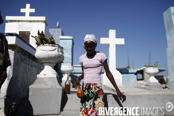 Ceremonie vaudou pour la toussaint a port-au-prince: la fete des guedes.