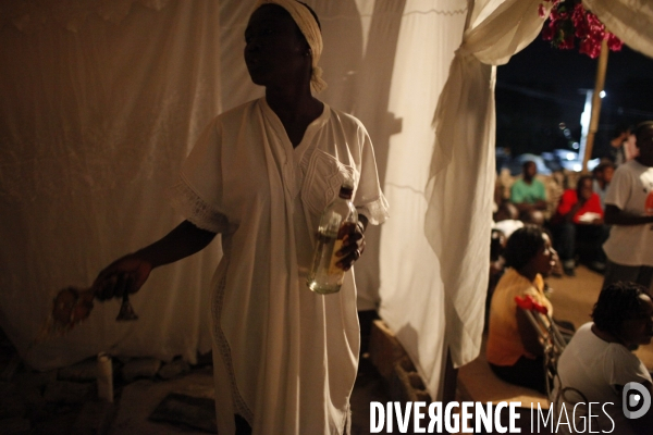 Ceremonie vaudou pour la toussaint a port-au-prince: la fete des guedes.