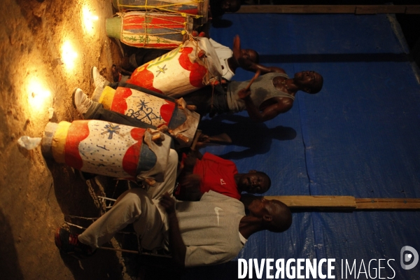 Ceremonie vaudou pour la toussaint a port-au-prince: la fete des guedes.