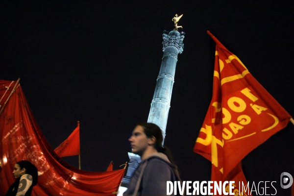 Rassemblement des partisants du non a la constitution europeenne, place de la bastille, apres l annonce des resultats du referendum francais.