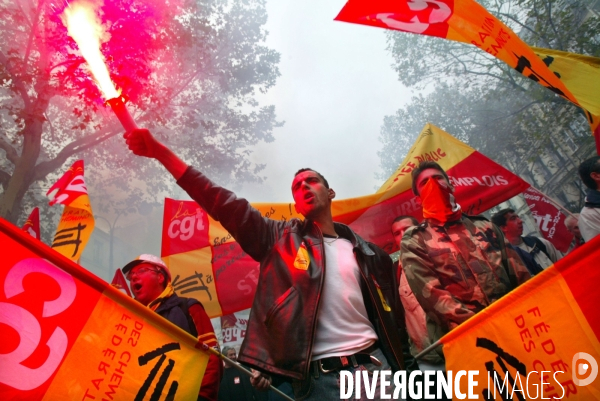 Manifestation a l appel des syndicats et des partis de la gauche contre la politique du gouvernement.