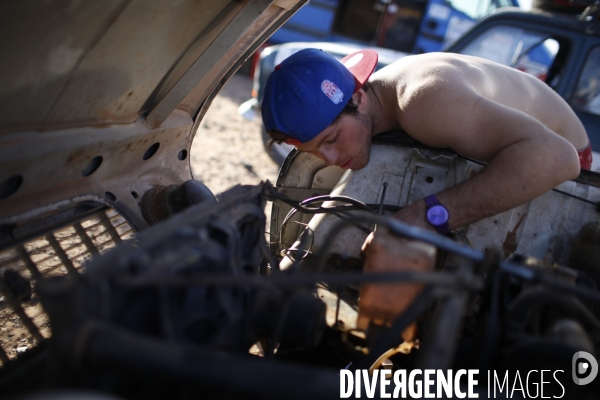 Rally du 4l trophy dans le desert marocain.