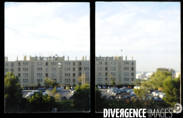 3 Impacts de balles sur la vitre d un appartement à Marseille.