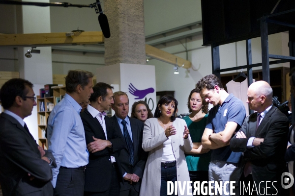 Anne Hidalgo officialise sa candidature a la mairie de Paris.