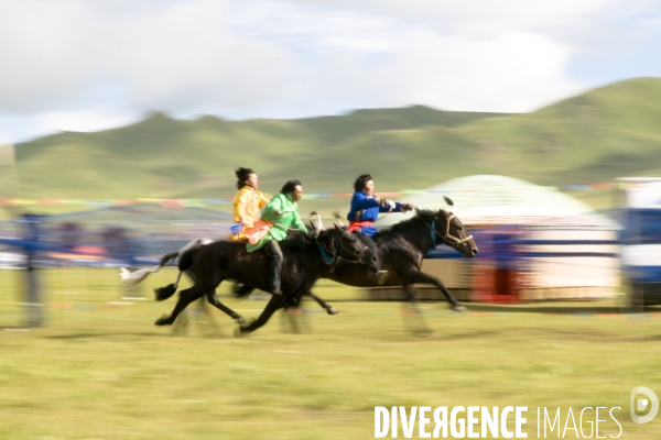 Course hippique sur le haut plateau tibétain - Horse race on tibetan plateau