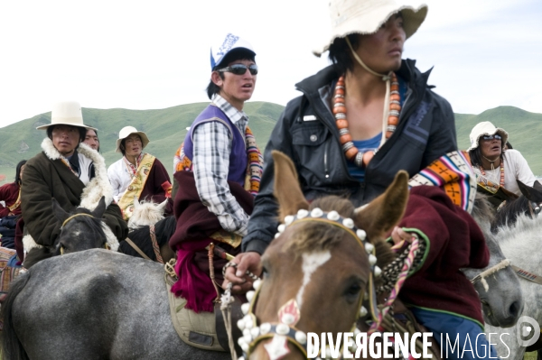 Course hippique sur le haut plateau tibétain - Horse race on tibetan plateau