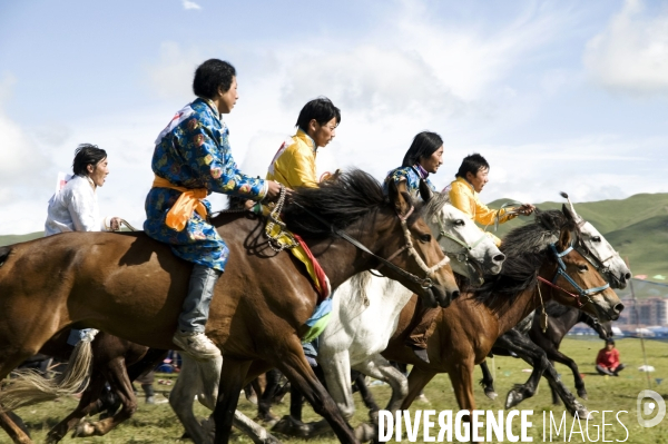 Course hippique sur le haut plateau tibétain - Horse race on tibetan plateau