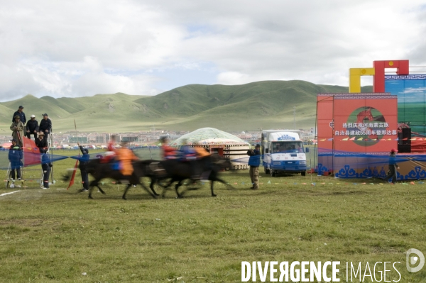 Course hippique sur le haut plateau tibétain - Horse race on tibetan plateau