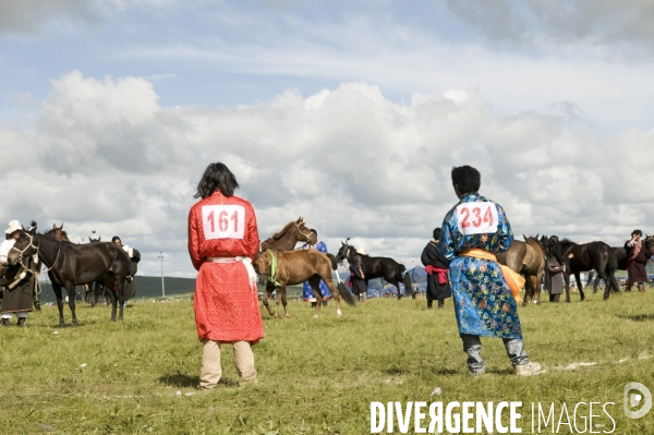 Course hippique sur le haut plateau tibétain - Horse race on tibetan plateau