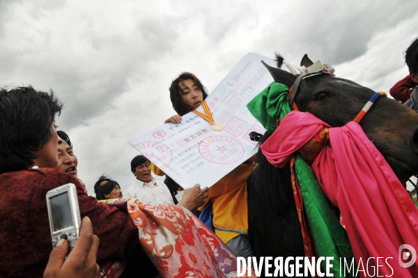 Course hippique sur le haut plateau tibétain - Horse race on tibetan plateau