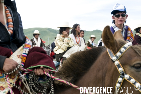 Course hippique sur le haut plateau tibétain - Horse race on tibetan plateau
