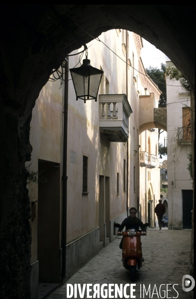 La côte amalfitaine en scooter