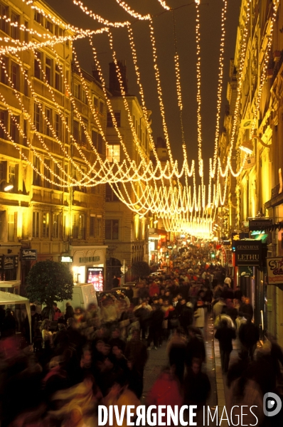 Lyon l    allumee , le 8 decembre