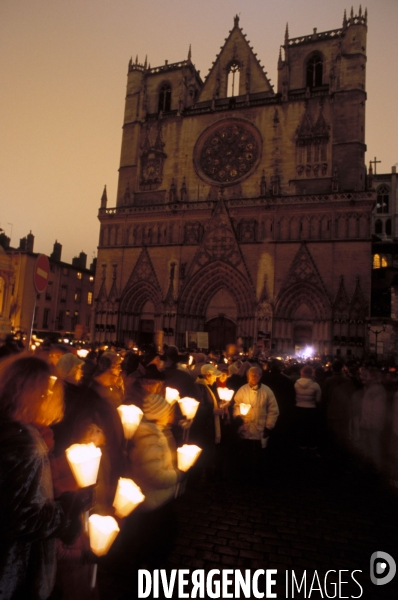 Lyon l    allumee , le 8 decembre