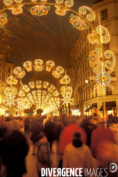 Lyon l    allumee , le 8 decembre