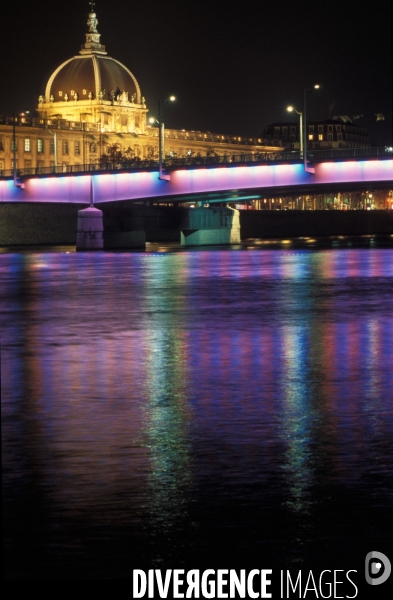 Lyon l    allumee , le 8 decembre