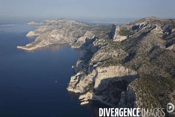Vue aérienne du Parc National des Calanques, entre Marseille, Cassis et La Ciotat