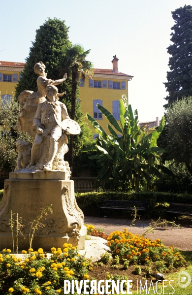 Grasse , capitale des fragrances