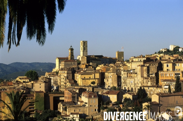 Grasse , capitale des fragrances