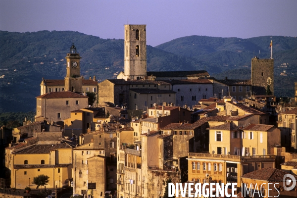 Grasse , capitale des fragrances