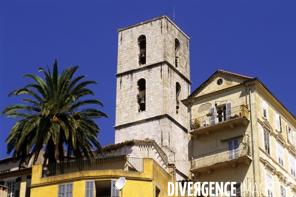 Grasse , capitale des fragrances