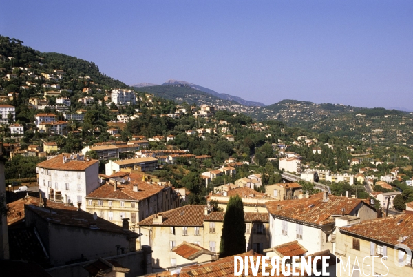 Grasse , capitale des fragrances