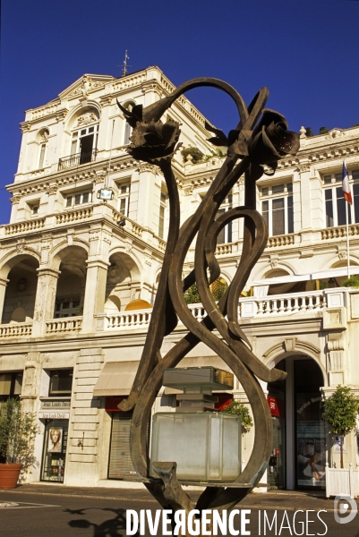 Grasse , capitale des fragrances