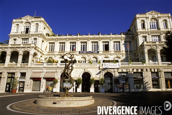 Grasse , capitale des fragrances