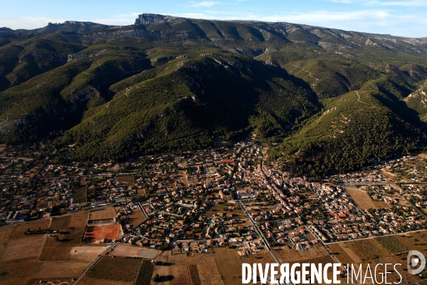Vue aérienne de la Sainte Baume
