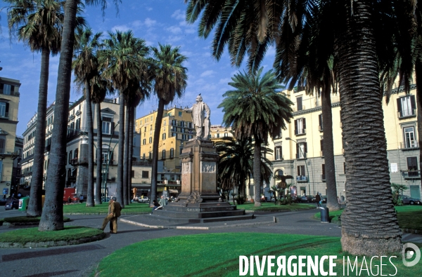 Italie - Naples la renaissance