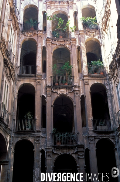 Italie - Naples la renaissance