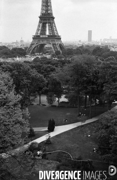 La Tour Eiffel a 120 ans