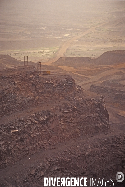 Mines de Fer en Mauritanie. mine a ciel ouvert